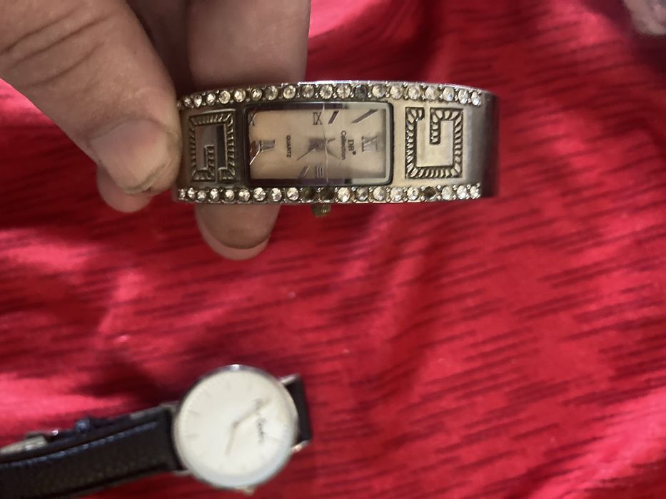 Ceasuri  diverse modele  vand sau schimb