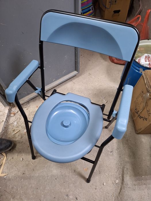 Кресло унитаз. Новый. Собираеться