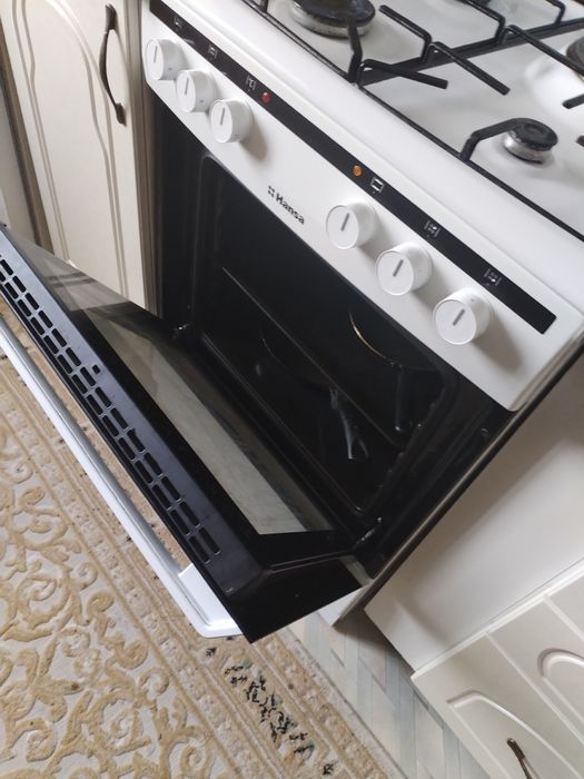 Продам газ плиту Hansa