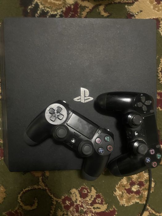 Playstation 4 pro 1 tb в хорошем состояние
