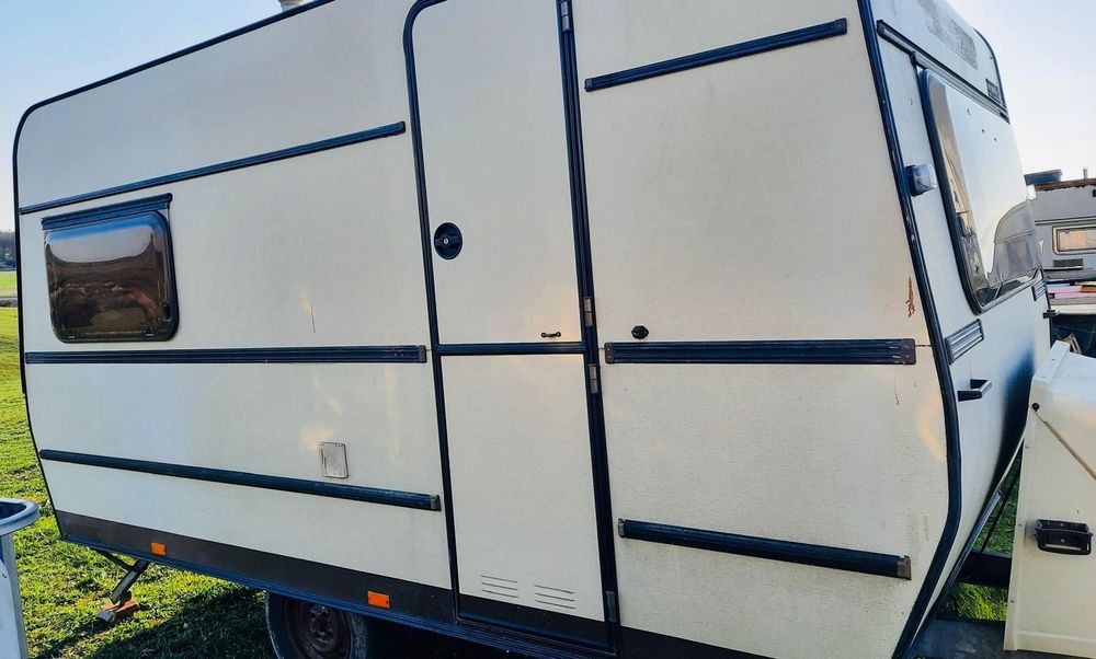 Rulota import Italia de 3 persoane cu incalzire, baie, bucatarie Oradea ...