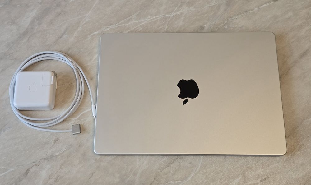 MacBook Pro 14 M5 32/1TB + Nano Display