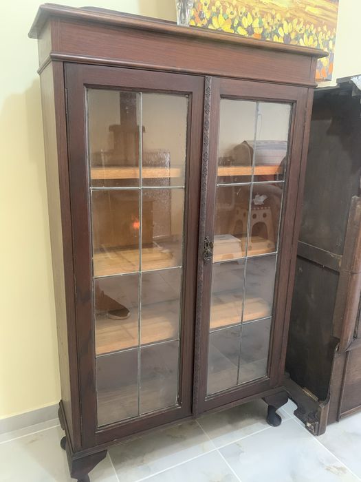 Антична витрина за дома