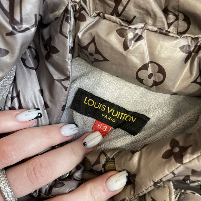 Продам детский комбинезон