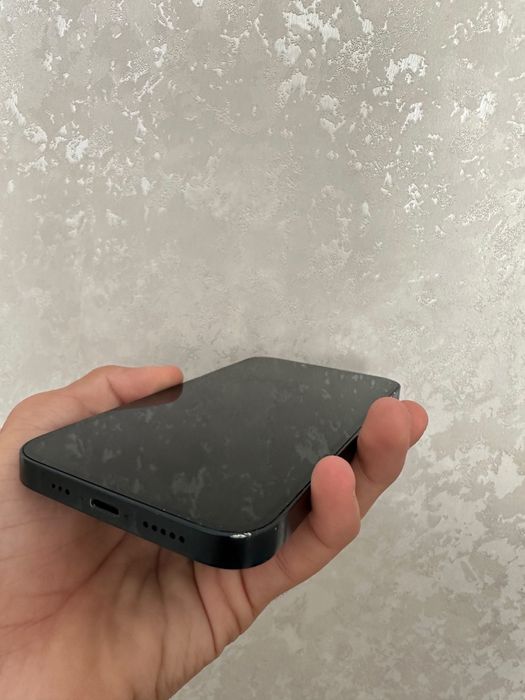 iPhone 13 / Midnight / 128 GB