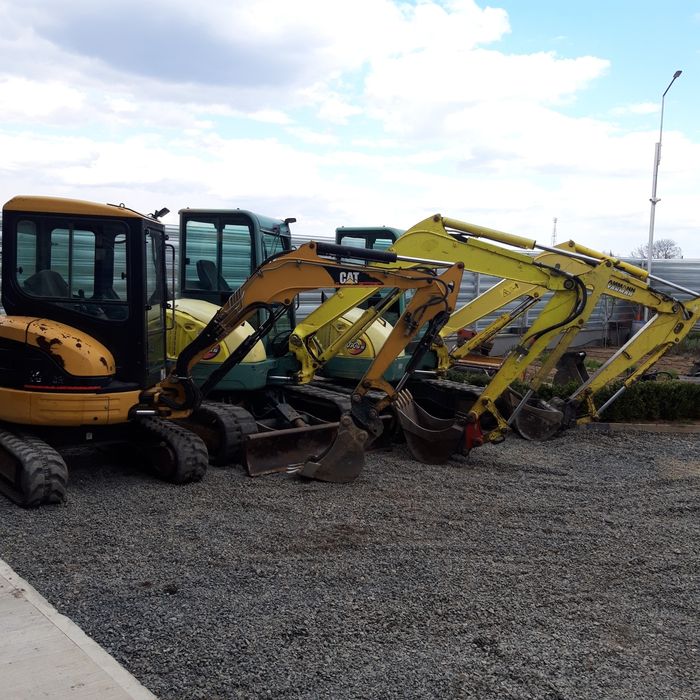 Închiriez miniexcavator bobcat excavator sapatura șanțuri fundatie