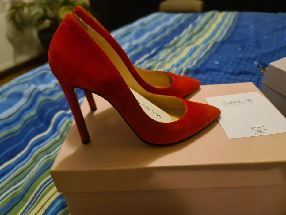 Класически обувки на ток.