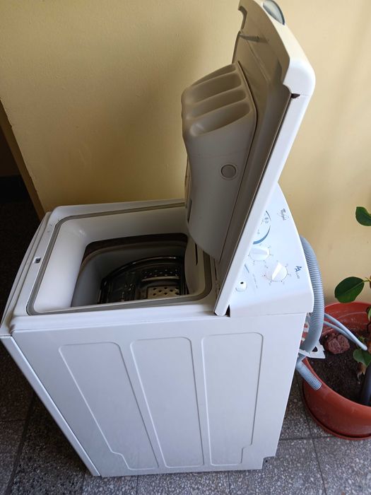 Пералня Whirlpool AWT 5088/4 с горно зареждане – За части / за ремонт