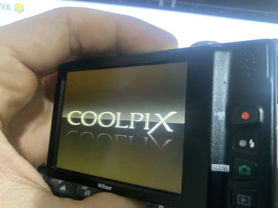 Nikon Coolpix kompakt retro kamera, 16MP, ED VR