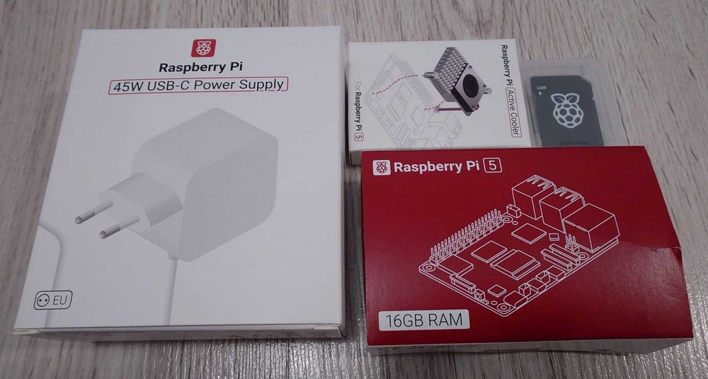 Raspberry PI 5, 16GB RAM Carcasa Argon One V5 M2 NVME cu ZigBee Module