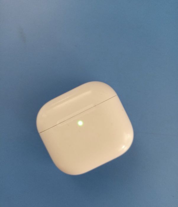 Продам airpods 4