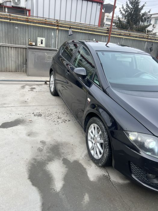 Seat Leon  hatchback 2011