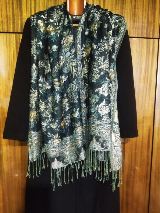 Дамски шалове зимни и летни