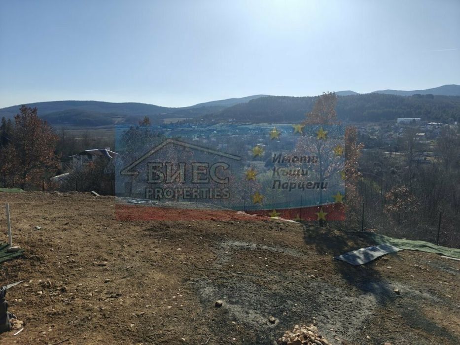 УПИ - 918 м2 с уникална панорама