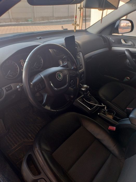SKODA Octavia 2012 — imagine 4
