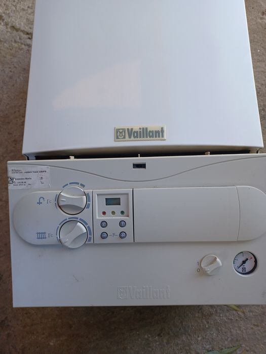 Centrala termica Vaillant VU INT 242/2-5