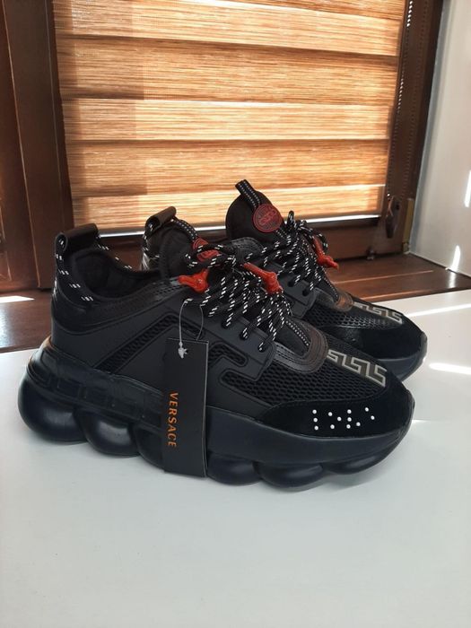 Versace chain reaction