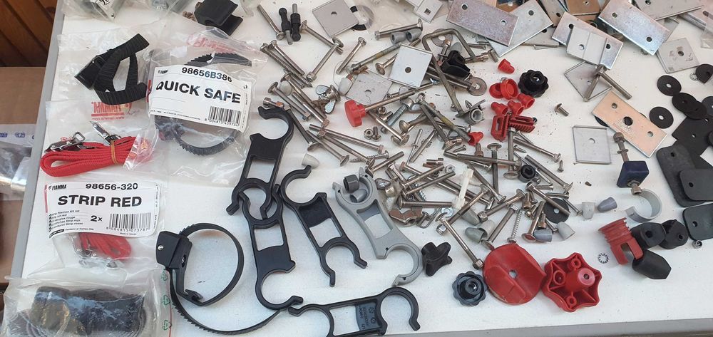 Piese marchize Thule, Fiamma,  LB , noi si folosite, toate la pachet