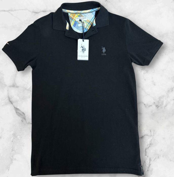 Tricou Polo bărabți.