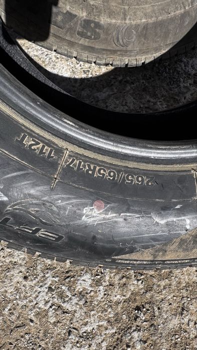 Продается шины 265/65R17