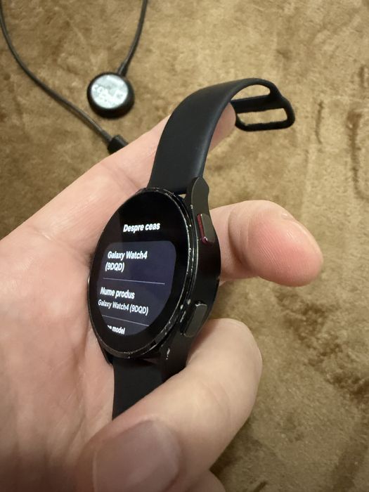 Galaxy watch 4 .
