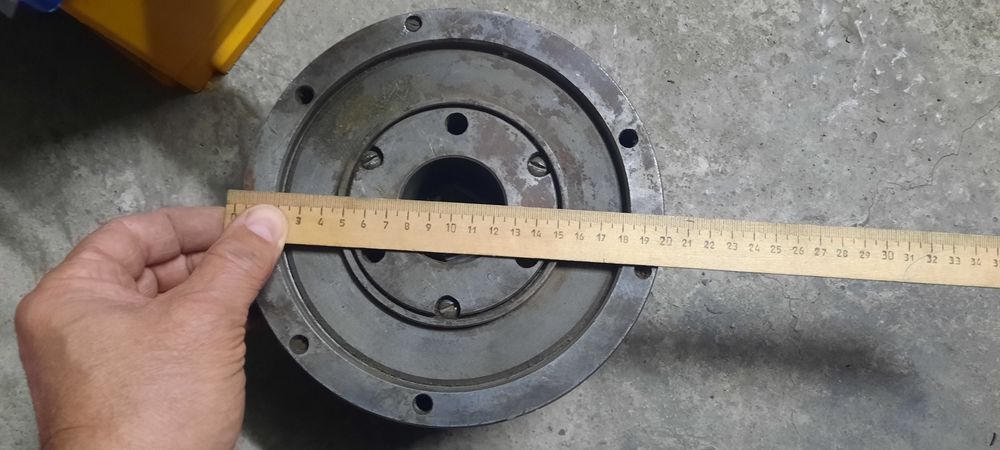 Токарный  патрон д.200 мм