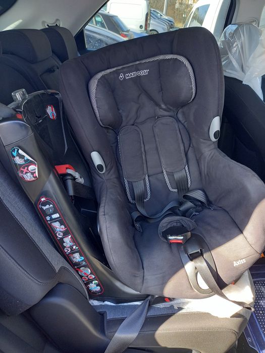 Децко столче за кола