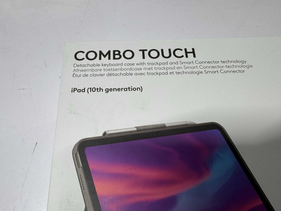Kлавиатура - Logitech Combo Touch за iPad 10 Gen