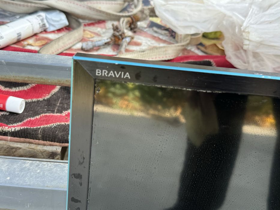 Продам телевизор Sony Bravia, диагональ 119см