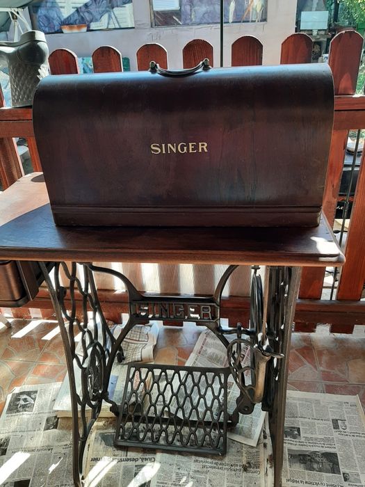 Mașină de cusut Singer