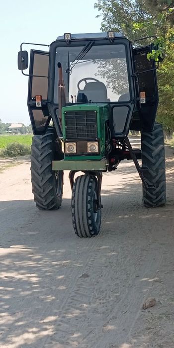 Belarus traktor X-80
