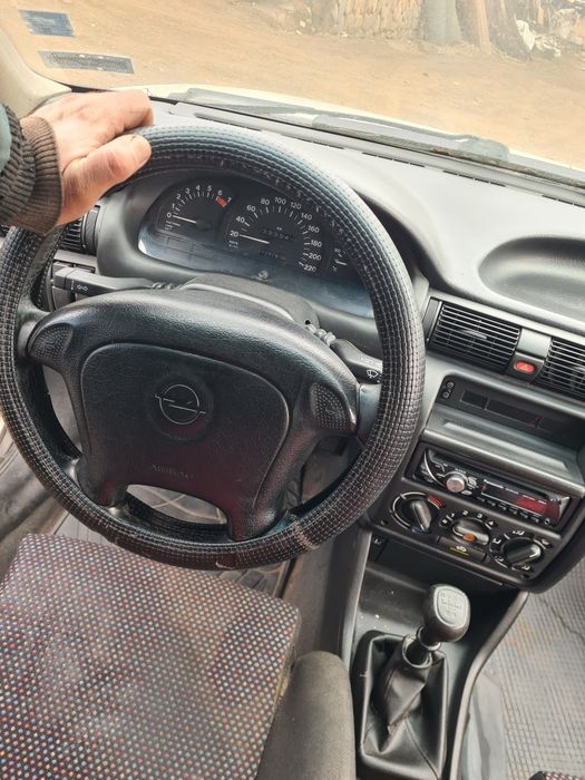 Опел Астра 1.6 Opel Astra F C16SE на части.