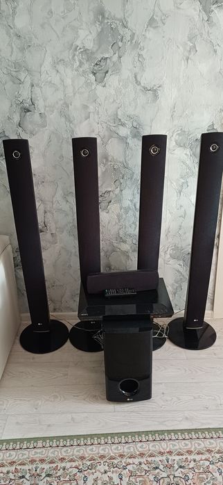 Продаётся домашний кинотиатр.