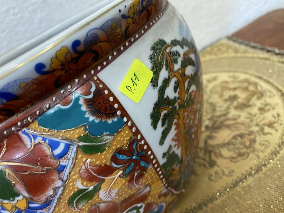 Китайска порцеланова кашпа с маркировка