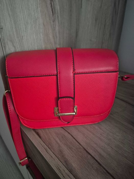 Geantă roșie stare impecabilă