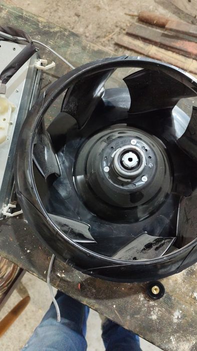 Вентилатор и управление за таванен климатик Дайкин ново