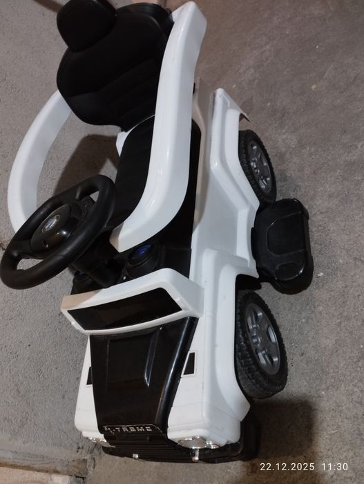 Кола за бутане с родителски контрол