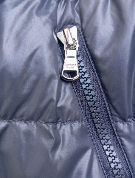 Vând geaca dama umpluta cu puf Patrizia Pepe!