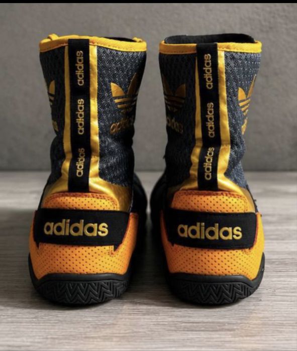 box oyoq kiymi adidas 44-45razmer rasm ozini xolati!