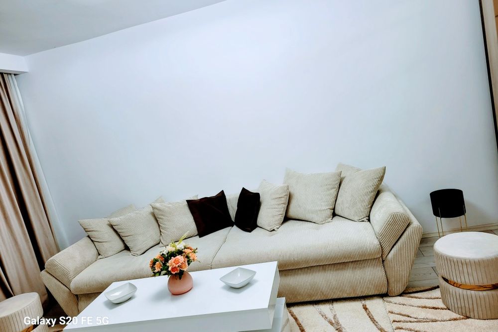 Vând apartament 2 camere Semaforului