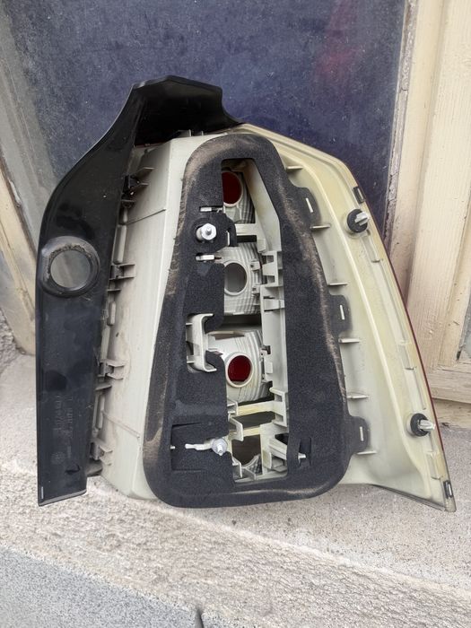Продавам заден ляв стоп за Опел Зафира 2006-2010 год.