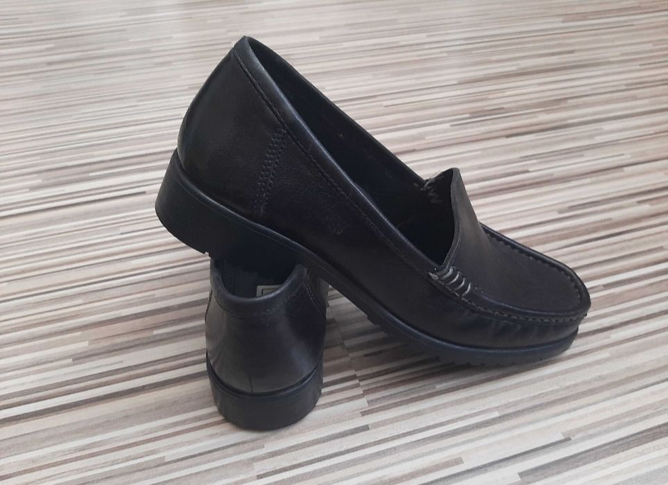 Pantofi noi piele Janet D. mărime 37.