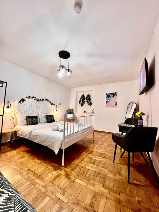 Apartamente de inchiriat  Centru Istoric- Disponibil si de revelion