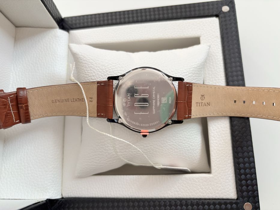 Ceas analog bărbați Titan Edge, curea piele maro