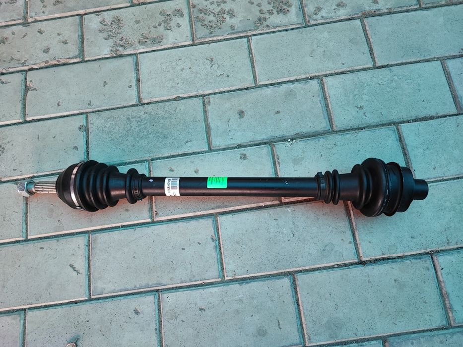 Продам вал привода на Renault Trafic