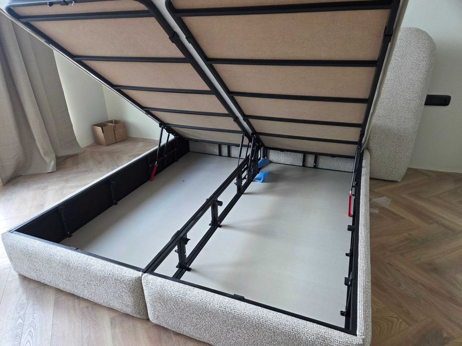 Тапицирана спалня с матрак 180/200см