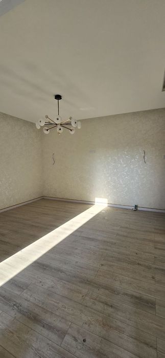 Продам 2 ком Янги хаёт район орен-т Жк Махалла Абузар беш