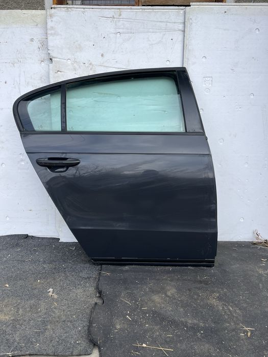 Portiera usa dreapta spate VW Passat B7 sedan 2010-2014 completa