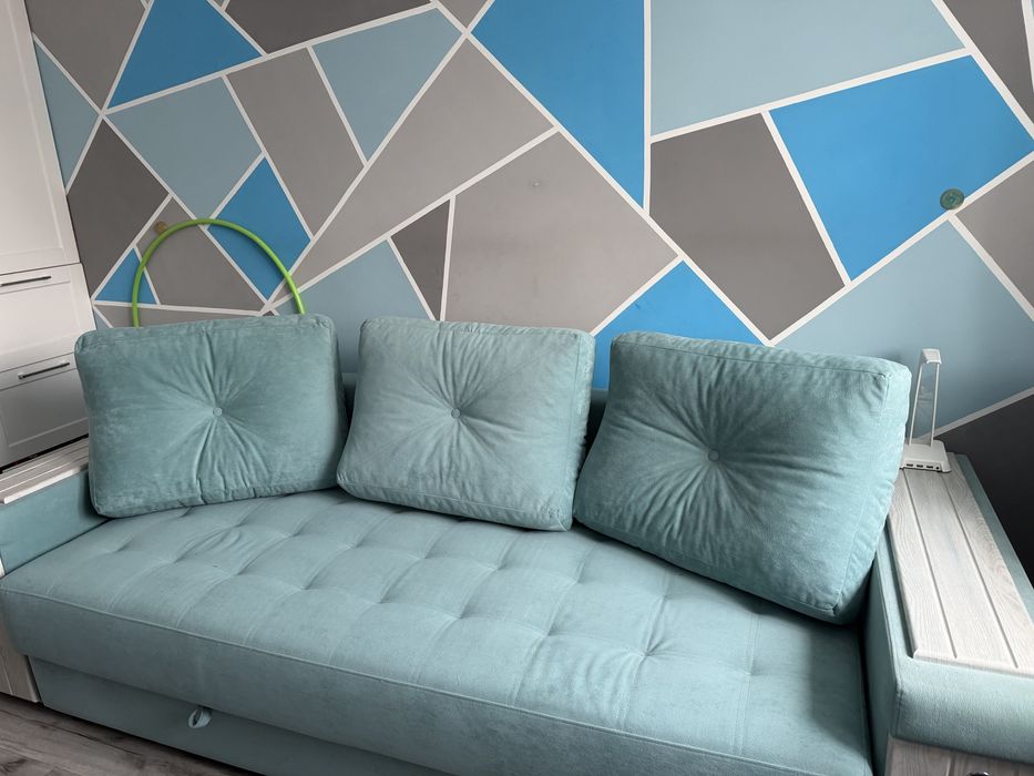 Продам Большой диван б.у