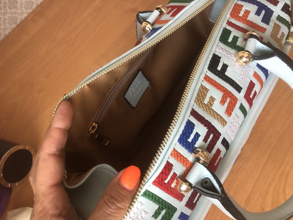 Сумочка  аксессуар fendi